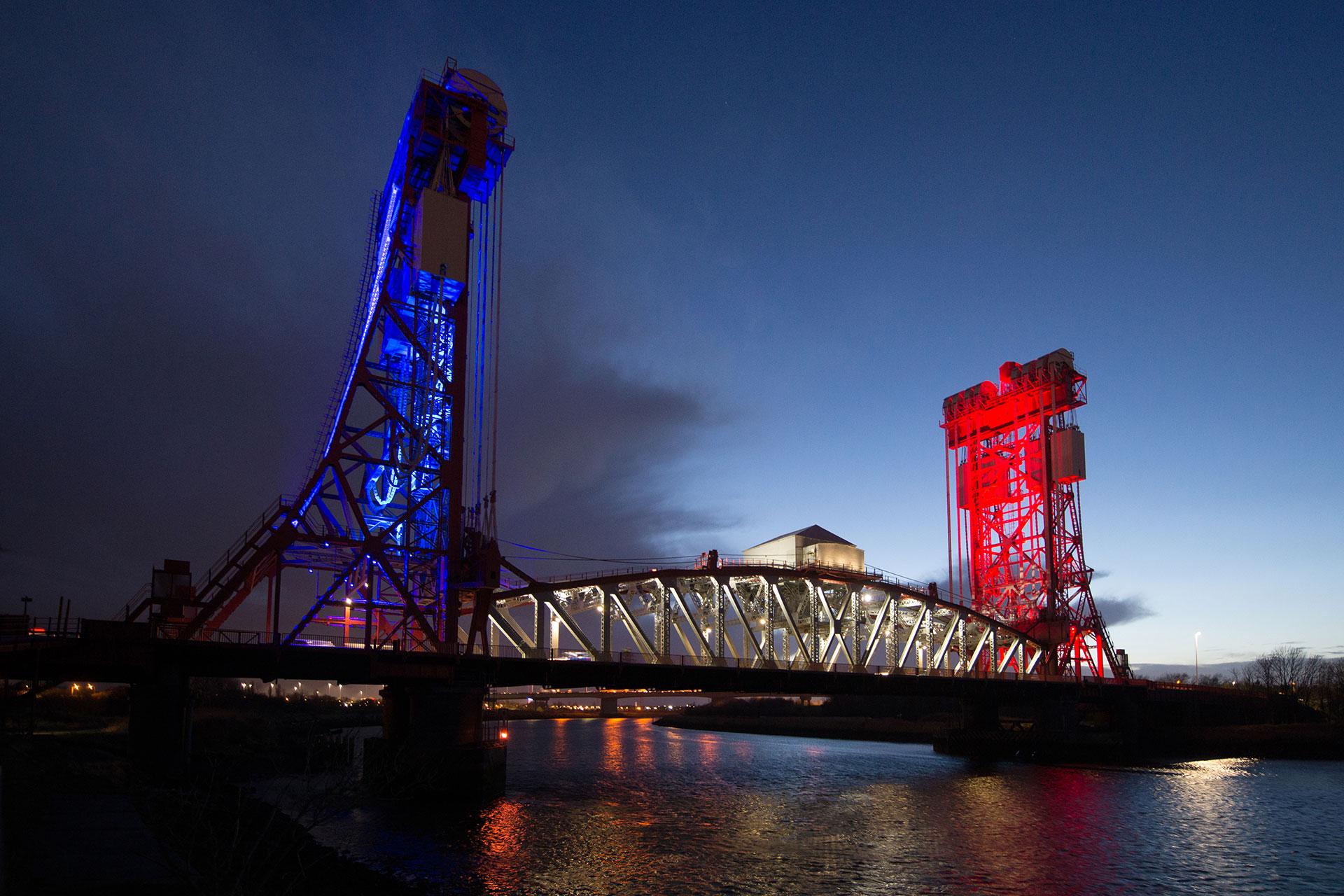 SCULP floodlights illuminate Tees Newport Bridge to create an iconic nocturnal landmark